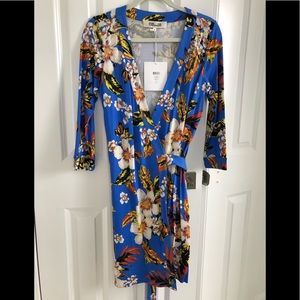 NWT Authentic DVF classic wrap dress with flowers